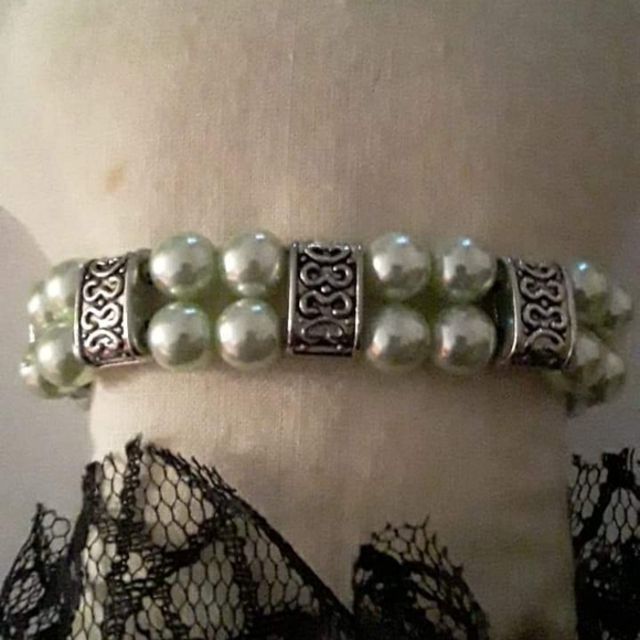 Bracelets - Picture 3 of 10